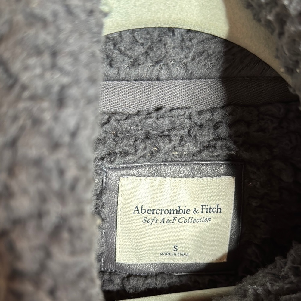 Abercrombie & Fitch Soft A&F Leather Trim Sherpa Fleece Jacket Size Small - Picture 3 of 10